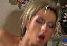 Br porno comendo a bucetuda linda com maldade